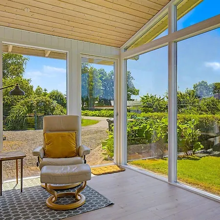 Aderice - 80m From The Sea By Interhome