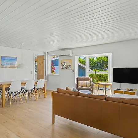 Aderice - 80m From The Sea By Interhome