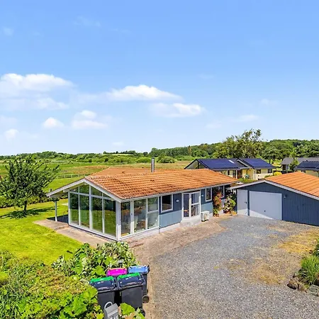 Aderice - 80m From The Sea By Interhome