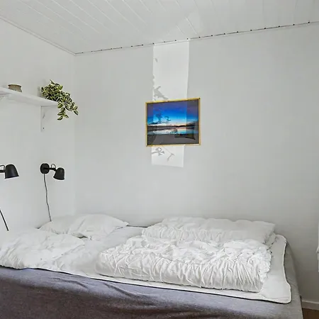Aderice - 80m From The Sea By Interhome